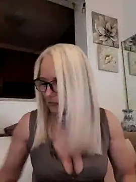 kikkastar online show from February 2025 08:13:01 PM