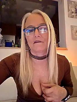 kikkastar online show from March 2026 07:47:01 PM