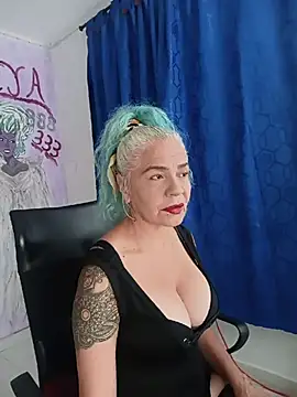 freyadevil333 online show from May 2026 02:41:01 AM