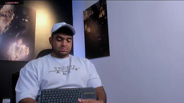 Big furry bear13 online show from November 2025 03:33:02 PM