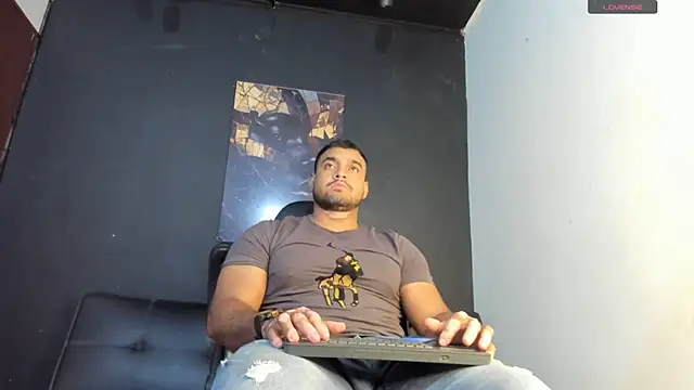 Big furry bear13 online show from June 2026 06:52:01 AM