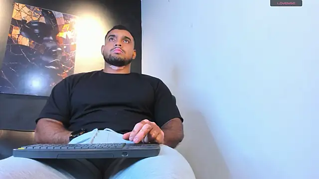 Big furry bear13 online show from July 2026 11:05:02 AM