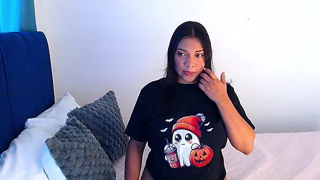 angela santana  online show from March 2025 06:01:02 PM