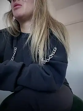 HotXMom online show from January 2025 07:37:02 AM