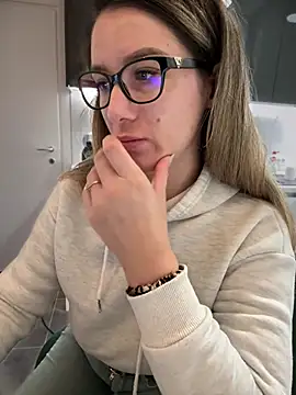 HotXMom online show from January 2025 04:27:01 AM