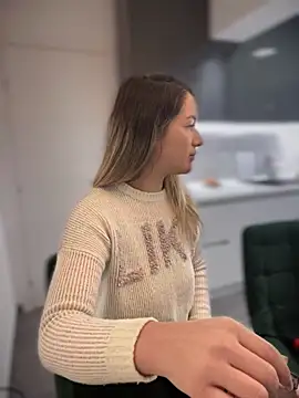 HotXMom online show from February 2025 04:46:02 AM