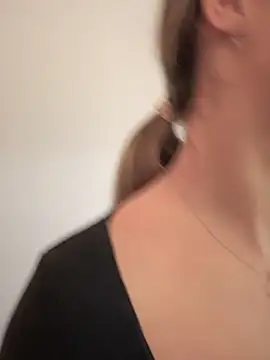 HotXMom online show from February 2025 04:27:01 AM