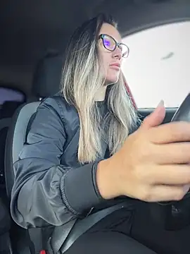 HotXMom online show from September 2025 05:53:02 AM