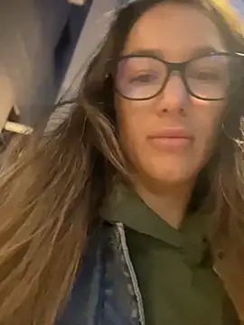 HotXMom online show from September 2025 03:43:01 AM