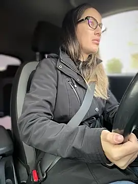 HotXMom online show from November 2025 06:45:01 AM