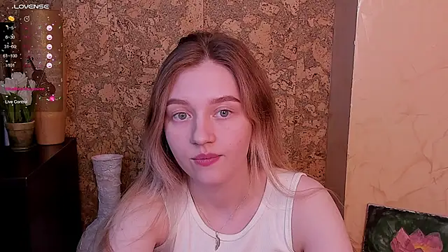 Ksuhesa online show from March 2025 01:30:01 PM