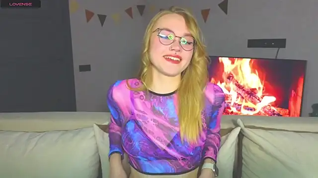 Aurora Golden1 online show from December 2024 04:31:01 PM