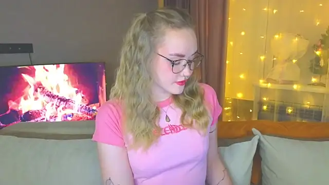 Aurora Golden1 online show from December 2024 03:58:01 PM