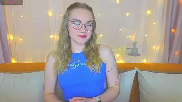 Aurora Golden1 online show from March 2025 07:16:02 PM