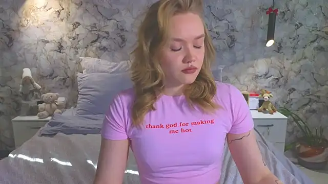 Aurora Golden1 online show from March 2026 01:40:02 AM