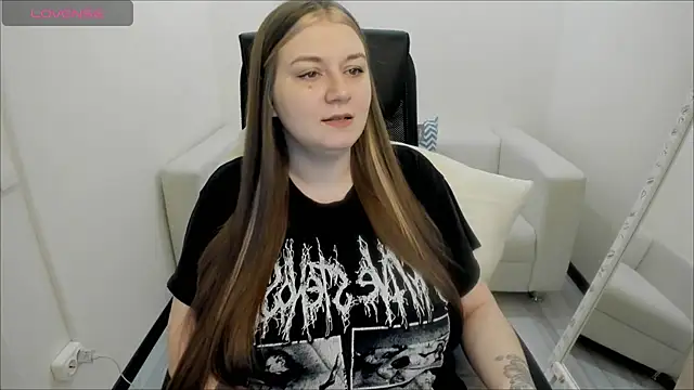 Snapshot of AlisaBacker chatting on December 2024 08:04:01 AM AlisaBacker online show from December 2024 08:04:01 AM