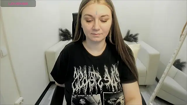 Snapshot of AlisaBacker chatting on December 2024 01:07:02 AM AlisaBacker online show from December 2024 01:07:02 AM