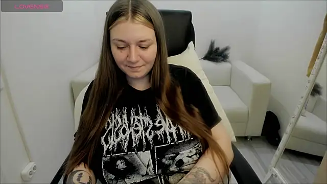 Snapshot of AlisaBacker chatting on January 2025 10:22:02 PM AlisaBacker online show from January 2025 10:22:02 PM