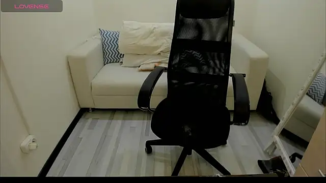 Snapshot of AlisaBacker chatting on January 2025 03:53:02 PM AlisaBacker online show from January 2025 03:53:02 PM