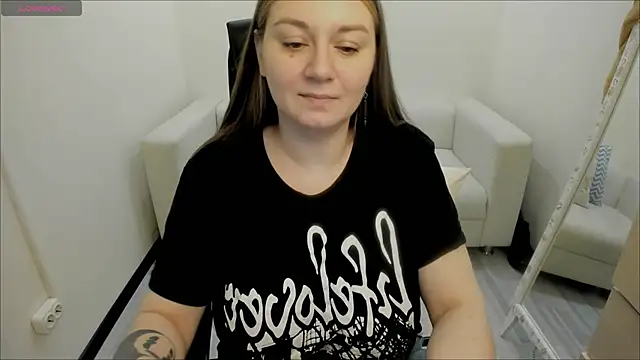 Snapshot of AlisaBacker chatting on January 2025 11:48:01 AM AlisaBacker online show from January 2025 11:48:01 AM