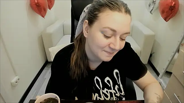 Snapshot of AlisaBacker chatting on February 2025 07:45:02 PM AlisaBacker online show from February 2025 07:45:02 PM