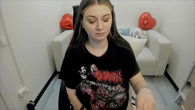 Snapshot of AlisaBacker chatting on February 2025 01:37:01 PM AlisaBacker online show from February 2025 01:37:01 PM