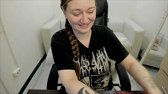 Snapshot of AlisaBacker chatting on March 2025 12:00:02 AM AlisaBacker online show from March 2025 12:00:02 AM