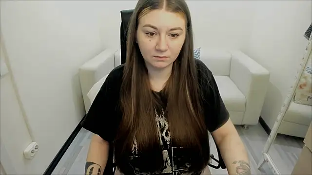 Snapshot of AlisaBacker chatting on March 2025 03:39:01 PM AlisaBacker online show from March 2025 03:39:01 PM