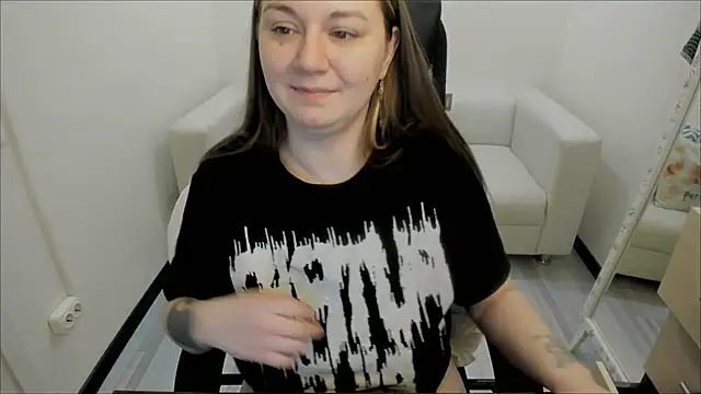 Snapshot of AlisaBacker chatting on March 2025 01:46:02 PM AlisaBacker online show from March 2025 01:46:02 PM