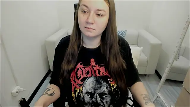 Snapshot of AlisaBacker chatting on March 2025 01:34:02 PM AlisaBacker online show from March 2025 01:34:02 PM