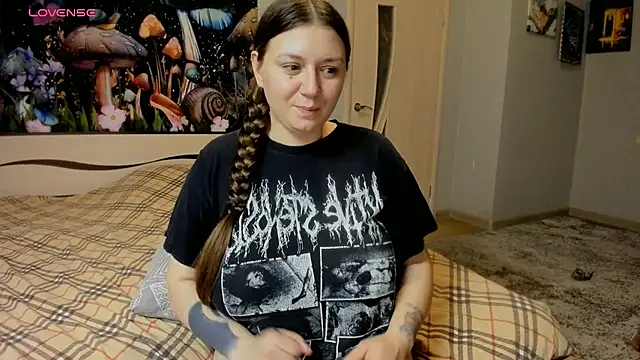 Snapshot of AlisaBacker chatting on October 2025 03:55:01 PM AlisaBacker online show from October 2025 03:55:01 PM