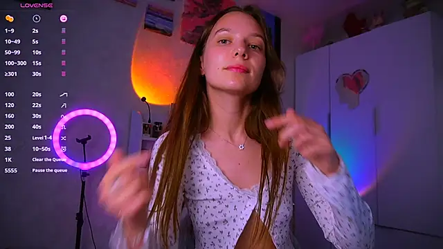soffy  kisss online show from June 2026 03:12:01 PM