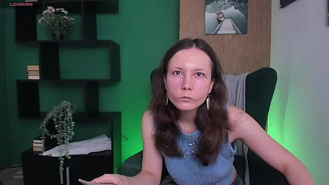 Snapshot of OliviaTurnery chatting on December 2025 12:54:01 PM OliviaTurnery online show from December 2025 12:54:01 PM