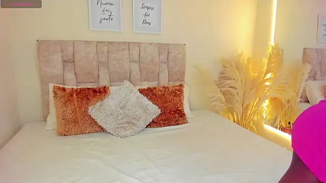 Ananya Kay01 online show from April 2026 12:03:02 PM