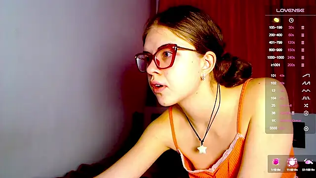 Sarah HS online show from December 2024 12:27:02 PM