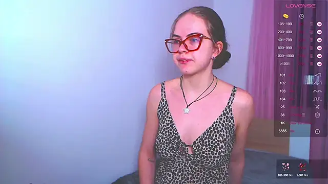 Sarah HS online show from March 2025 04:23:01 PM