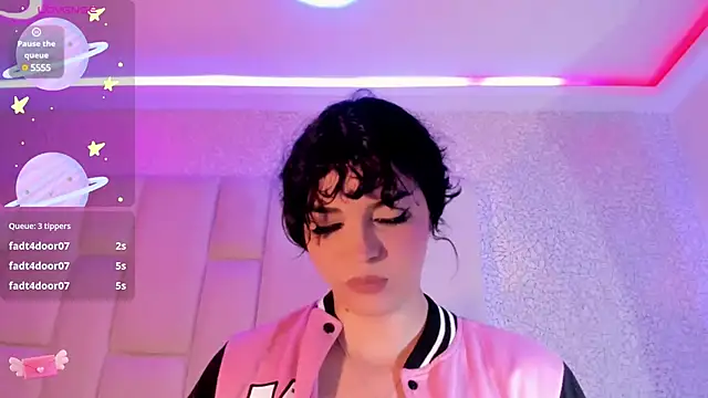 Snapshot of Summer_walkerr chatting on January 2025 06:43:01 PM Summer walkerr online show from January 2025 06:43:01 PM