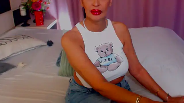 Snapshot of shannon4u chatting on March 2025 11:06:01 PM shannon4u online show from March 2025 11:06:01 PM