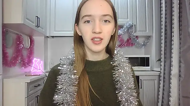 leslie my lovee online show from December 2024 08:10:02 PM