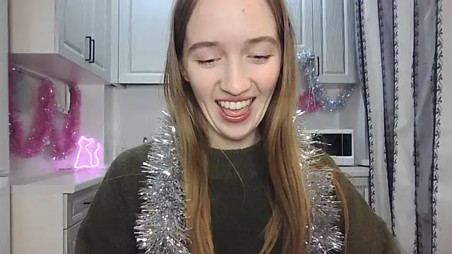 leslie my lovee online show from December 2024 07:52:02 PM