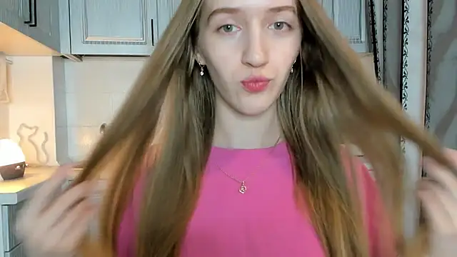 leslie my lovee online show from October 2025 08:38:01 PM