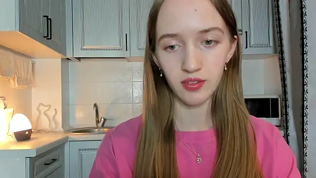 leslie my lovee online show from October 2025 08:32:01 PM