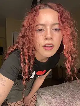 Snapshot of frikigyal chatting on December 2025 12:05:01 AM frikigyal online show from December 2025 12:05:01 AM