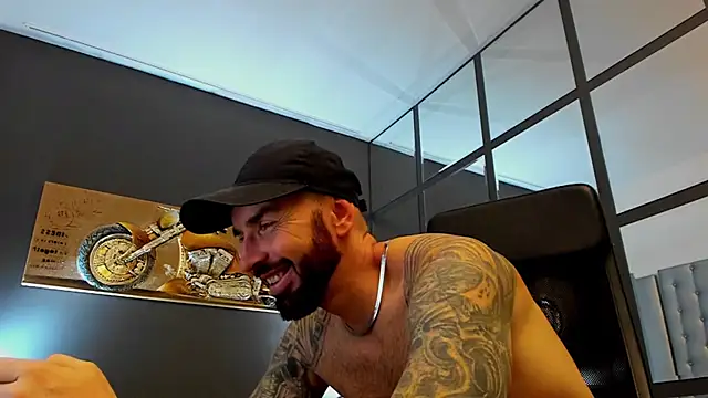 AronGrant online show from November 2025 09:58:01 AM