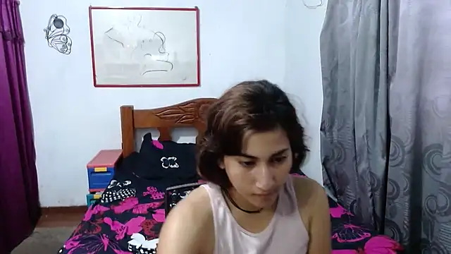 LadyMilk003 online show from December 2024 04:32:01 PM