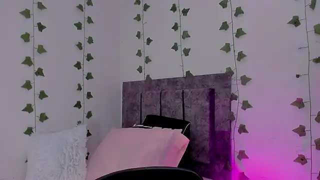 Miaa Garcia online show from May 2026 09:56:02 PM