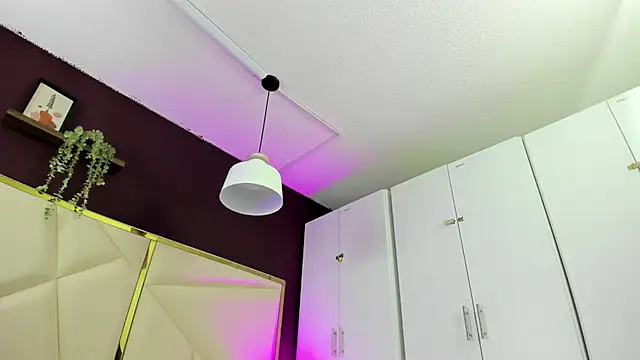 April bowie online show from November 2025 11:07:01 AM