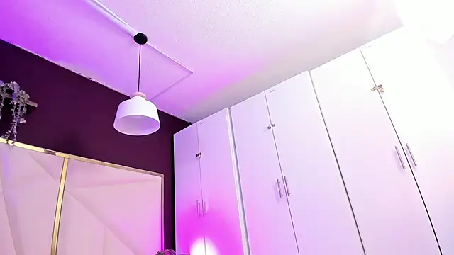 April bowie online show from December 2025 11:15:01 AM