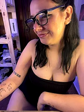 agoosvokk online show from November 2025 12:13:01 AM