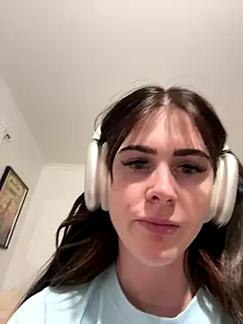 Snapshot of aus_queen chatting on October 2025 03:46:01 PM aus queen online show from October 2025 03:46:01 PM